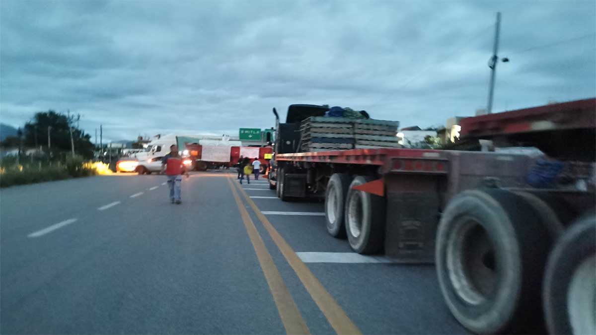 Bloquean Carretera En El Istmo De Tehuantepec