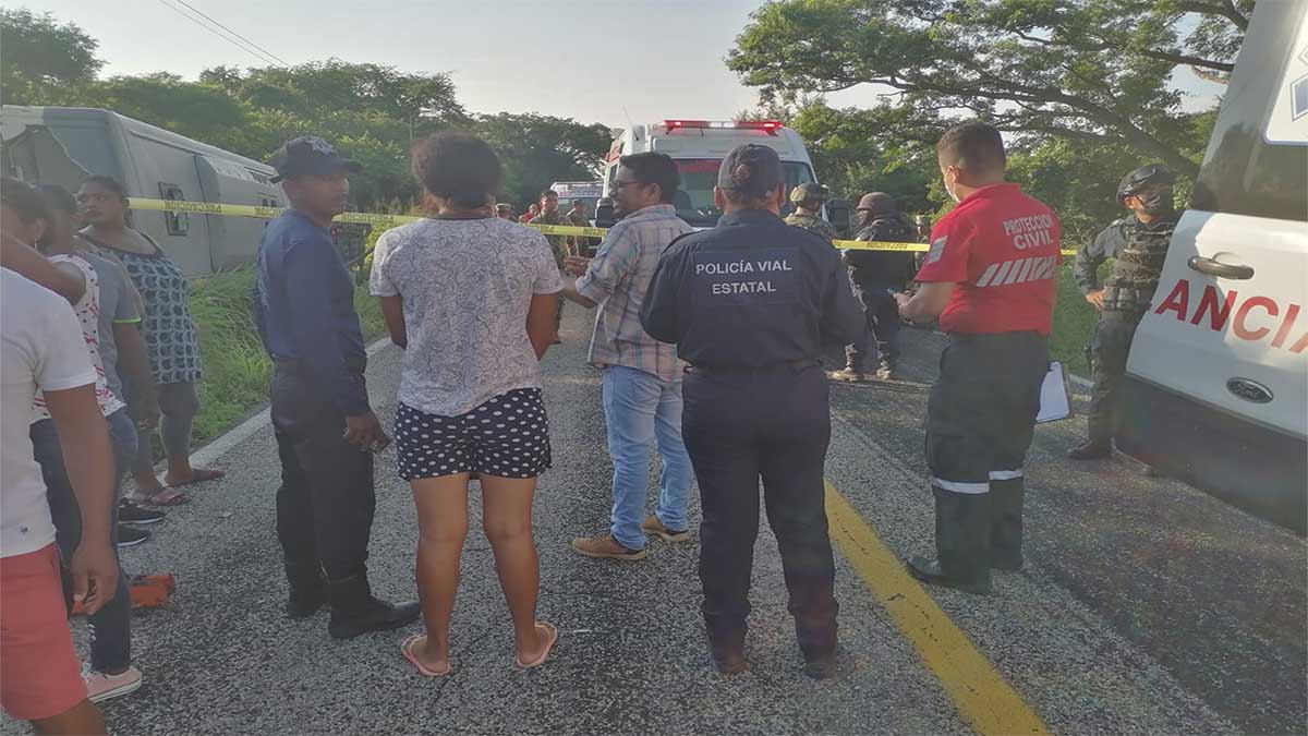 Un Muerto Y Heridos Por Volcadura De Cami N De Semar En Oaxaca