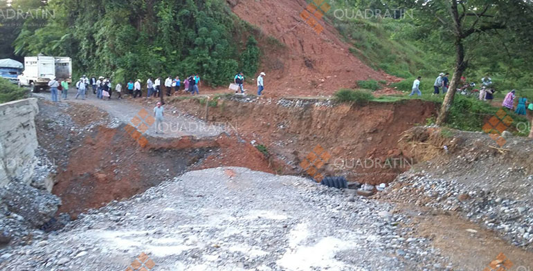 Colapsa carretera en el tramo Usila-Jalapa de Díaz en la Cuenca - Quadratín Oaxaca