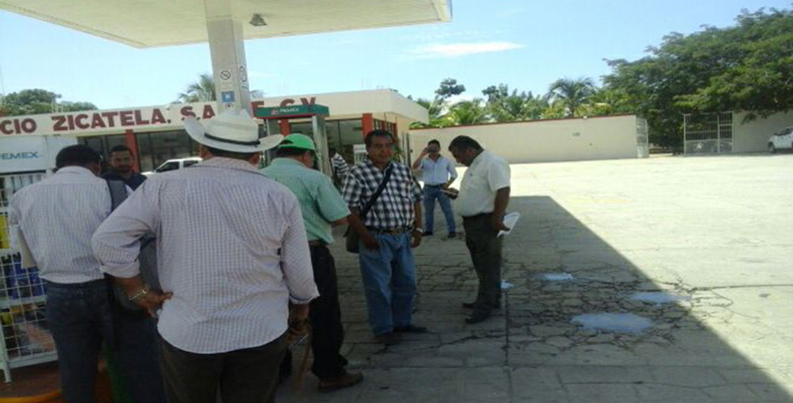 Clausuran gasolinera en Puerto Escondido por no pagar impuestos - Quadratín Oaxaca