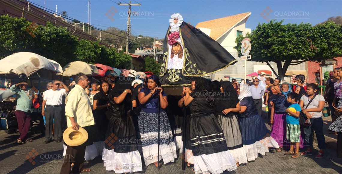 Procesión del Santo Entierro, tradición en Tehuantepec - Quadratín Oaxaca