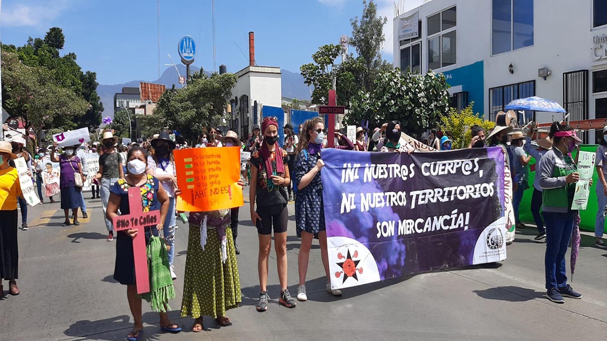 Transcurren en calma marchas por los derechos de las mujeres - Quadratín