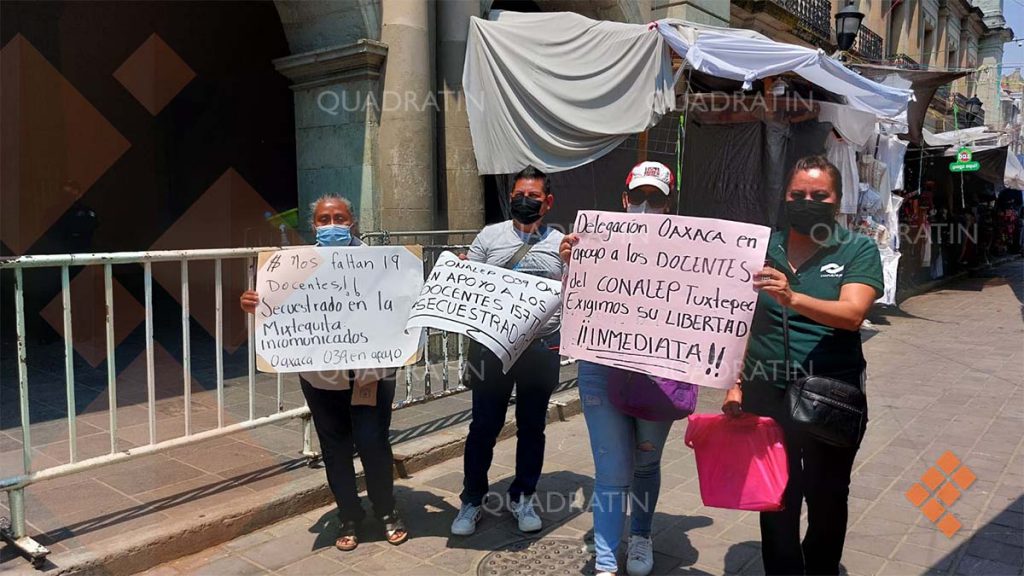 Siguen secuestrados 19 docentes del Conalep en San Juan Mazatlán