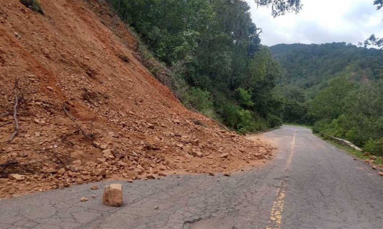 Lluvias provocan daños menores en vivienda y carreteras de Oaxaca