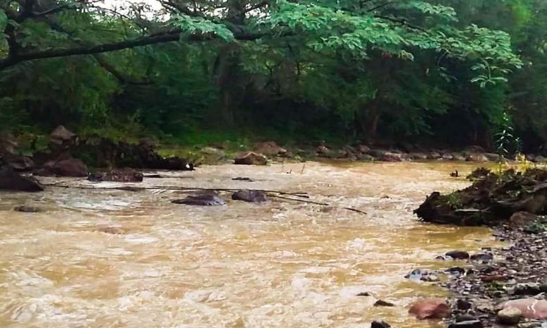 Murió en Tezoatlán otro adulto que arrastró la corriente de un río