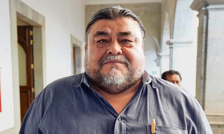 Atienden en hospital público de la CDMX a Flavio Sosa
