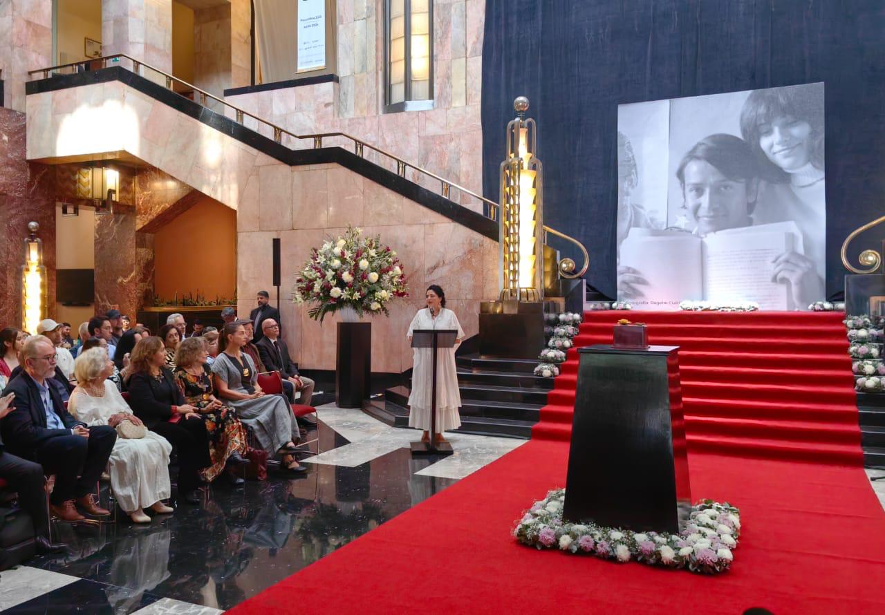 Rinden homenaje al escritor José Agustín, con letras y rock and roll