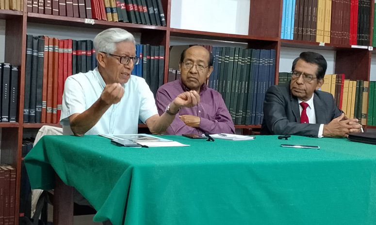Llaman periodistas decanos a escribir la historia de periodismo en Oaxaca