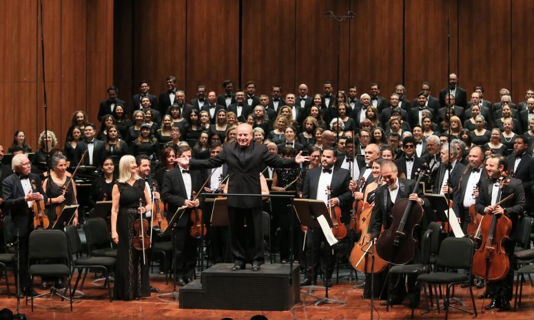 Celebra UAM medio siglo con Carmina Burana en Bellas Artes