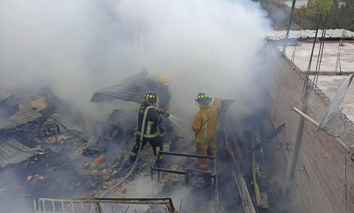 Incendio deja a familia sin hogar en víspera de Navidad en Chilpancingo ...