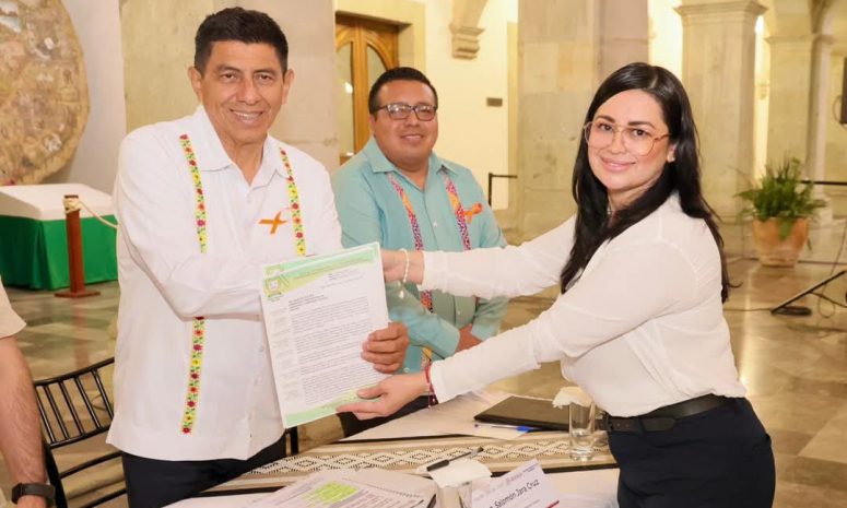 Recibe Salomón Jara pliego petitorio de burócratas