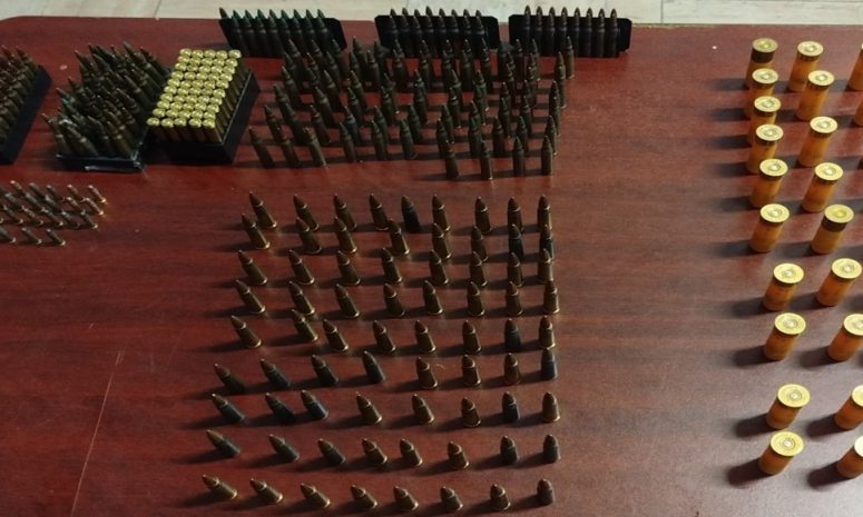 Aseguran armas, drogas y vehículos en 3 municipios de Oaxaca