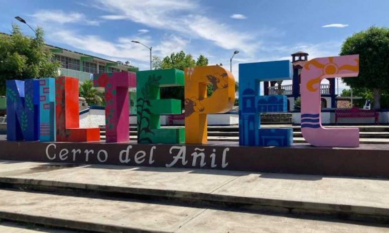 Matan a regidor en Oaxaca mientras daba regalos por Día de las Madres