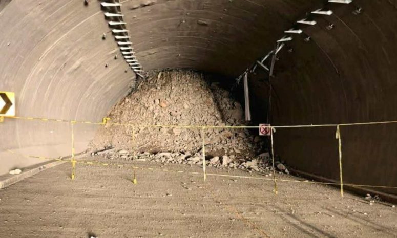 Sigue cerrado el tránsito en la Mitla – Tehuantepec por derrumbes