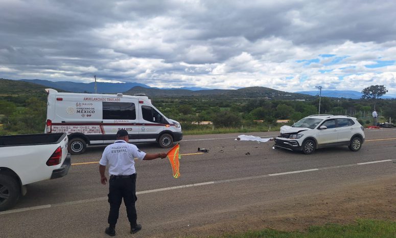 Fallece motociclista por choque en la carretera de Ejutla