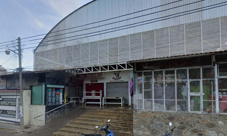 Matan a balazos a hombre en el mercado municipal de Pinotepa