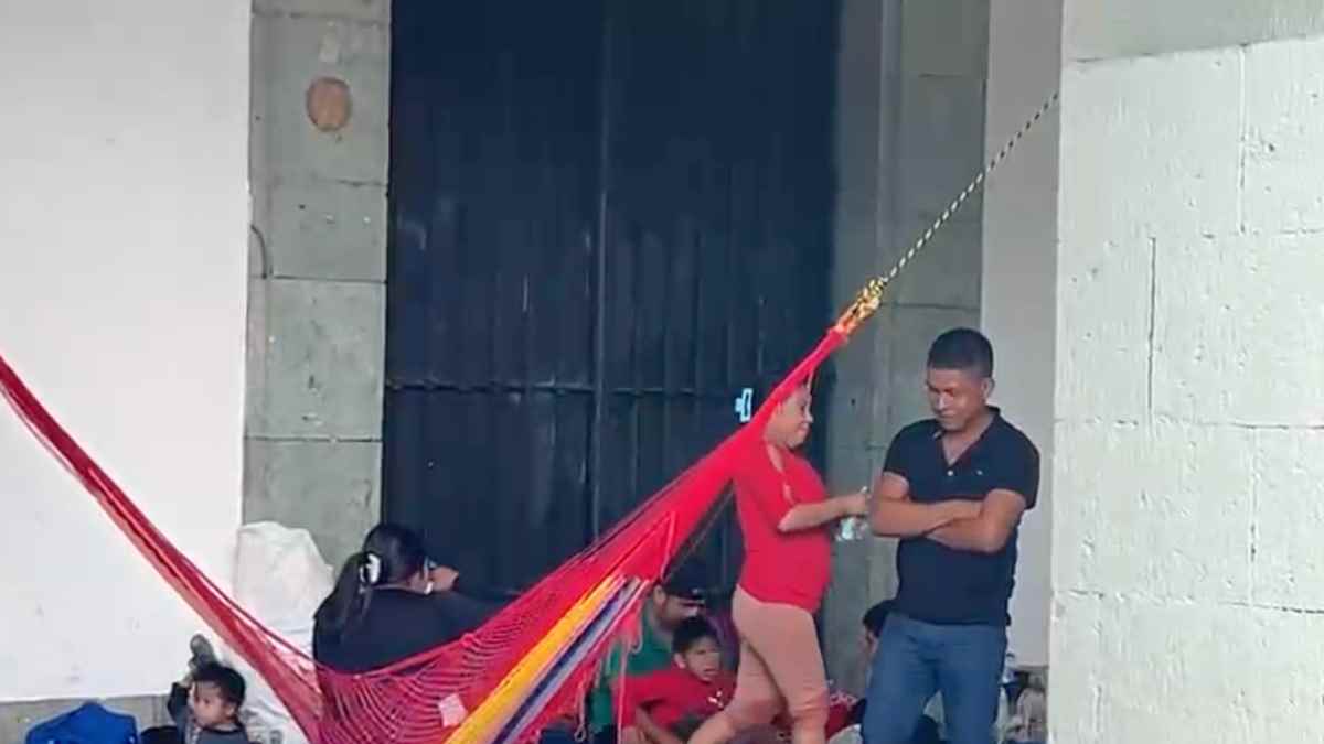Desplazados mixes por conflicto agrario mantienen plantón en Oaxaca ...