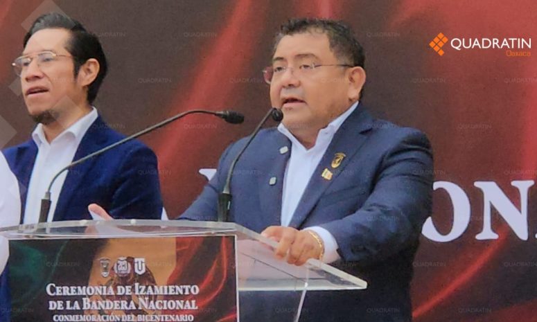 Llama rector de UABJO a construir independencia desde la educación