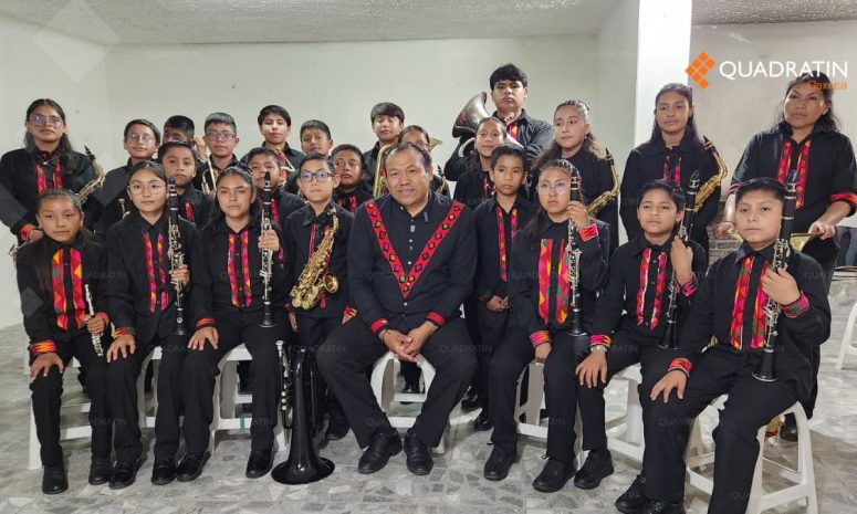 Regresa a Tlaxiaco banda infantil que llevó música mixteca al Vaticano
