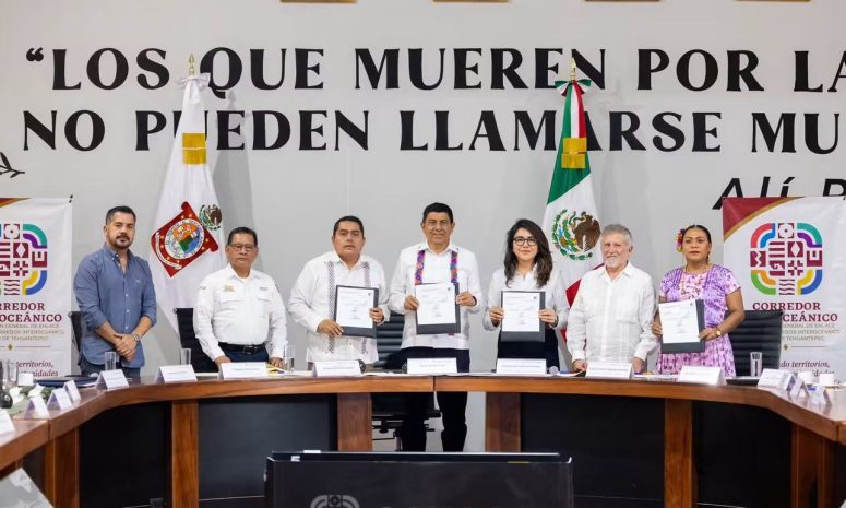 Aterrizan en Ixtaltepec y Tehuantepec obras del Interoceánico