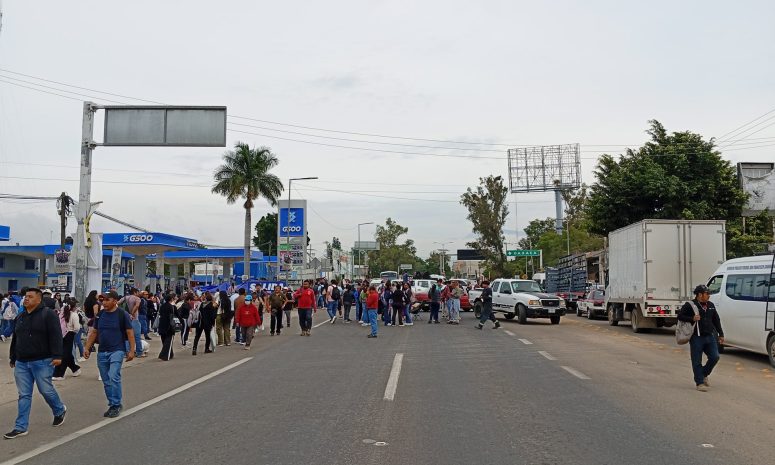 Reportan bloqueos en 4 puntos de la zona metropolitana de Oaxaca