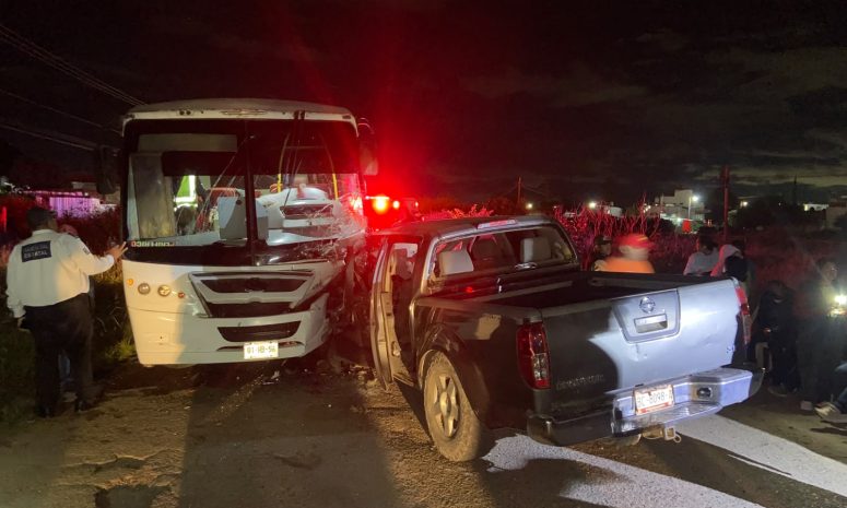 Deja un muerto y 17 lesionados choque en Tlacolula